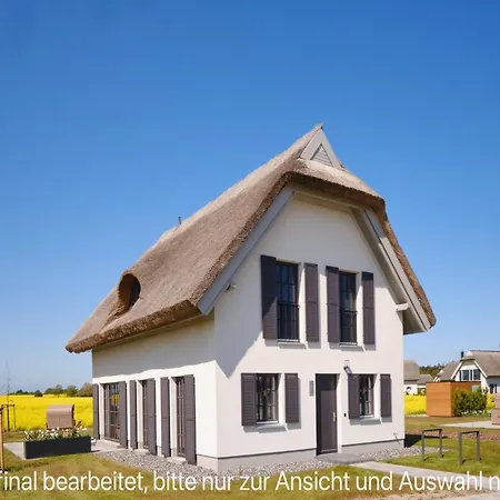 Reetland Am - Luxusplus Reetdachvilla Mit 4 Schlafzimmern Und Kamin G10 *